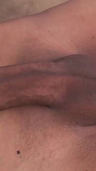Gigante polla caliente de Ladyboy en solo más caliente: masturbación de polla y culo y penetración de vibrador mojado muy emocionante!! Vol 1
