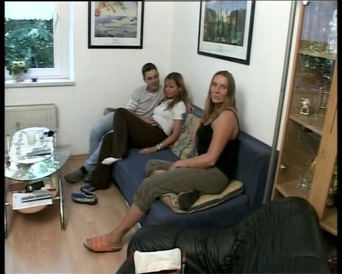 Homemade Market: Симпатичная крошка из Германии получила возможность ублаговать член на любительском кастинге