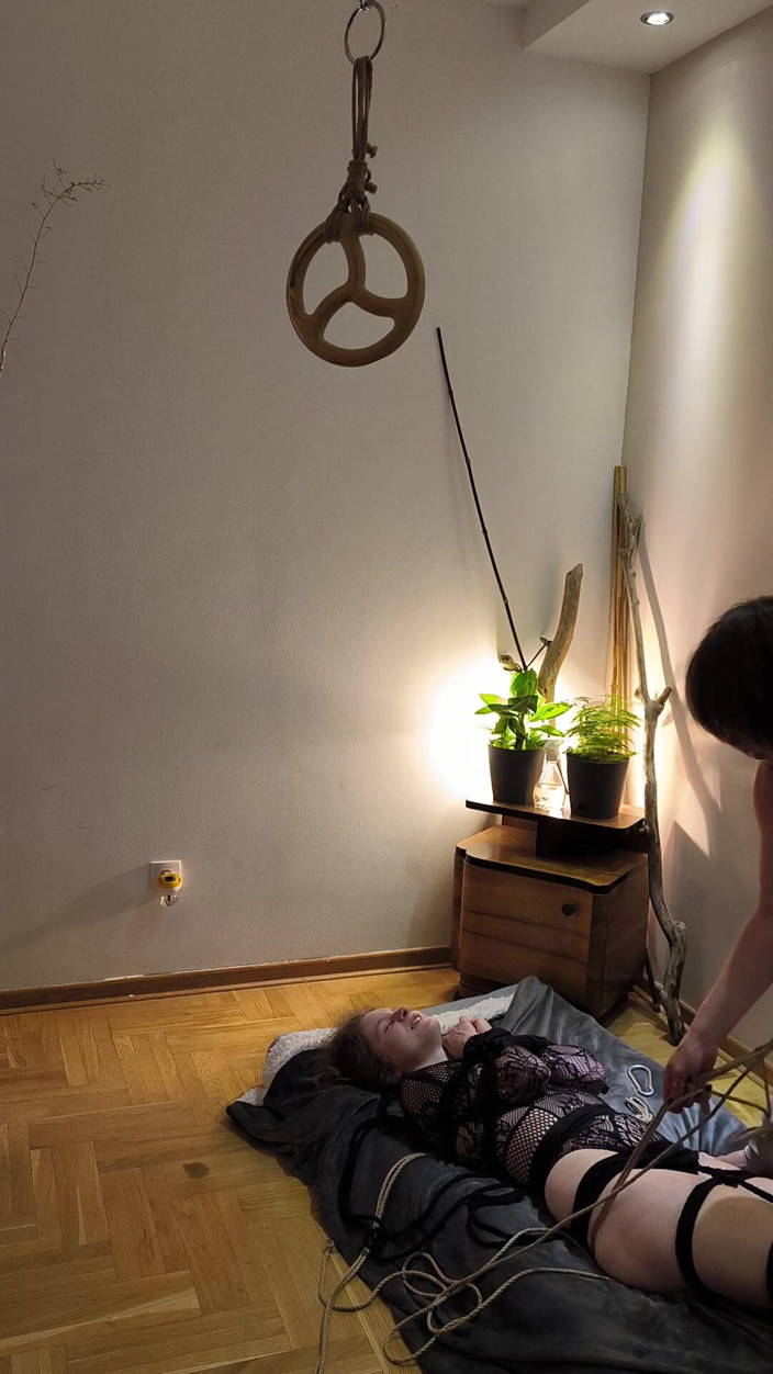FenekManul: Spettacolo shibari leggero