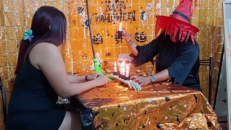 Lady: Mengongkek seorang penyihir yang cantik dan berpantat besar di Halloween