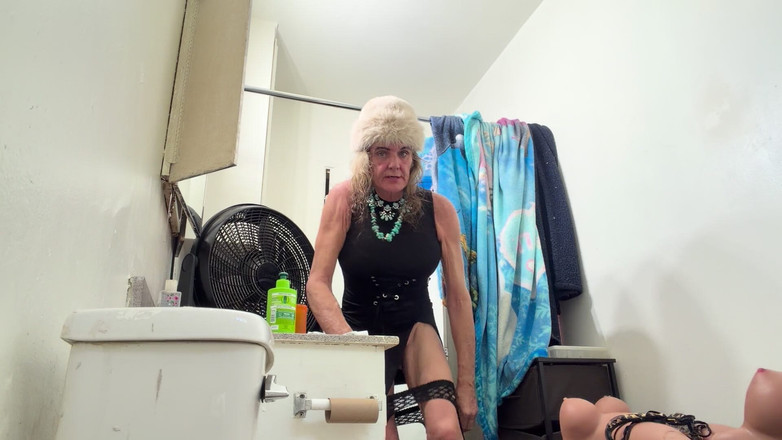 Lizzy Yum: Lizzy Yum Суб февраль 2026, пост оп шмель мастурбирует расширенный дилдо не даю дойти до оргазма секс-игрушка, киска, секс-кукла 190