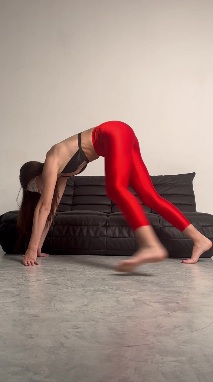 Skinny_lady69: Bingkap Shine nilon merah yoga