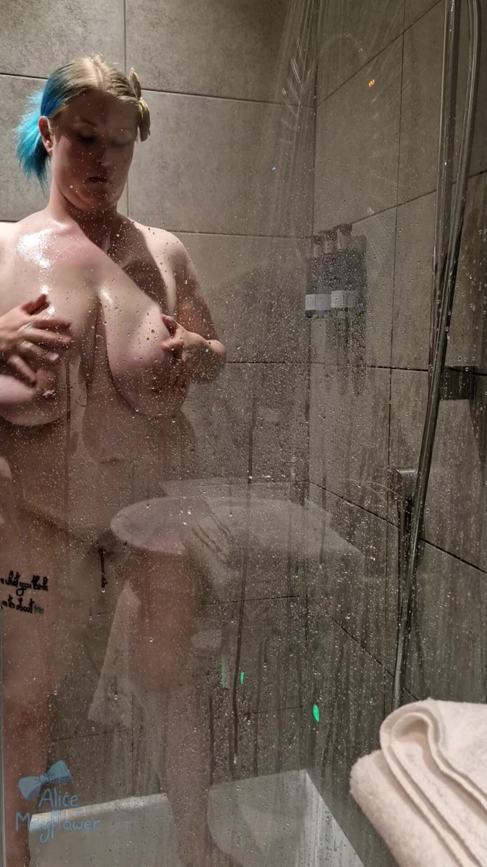 Alice_Mayflower_Scottish: Clipuri scurte jucăușe - fată solo