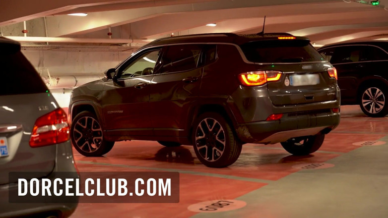Dorcel Club: ทิฟฟานี่ เททัม มีความต้องการทางเพศกับคนแปลกหน้า