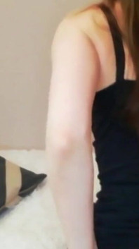 Mellitaセクシーな女の子肛門運指のソファ
