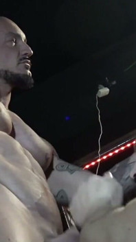Mecs Msucle Baise Sur Le Sling