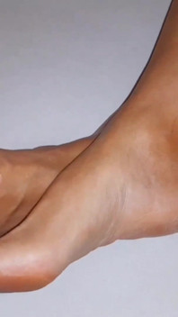 Istri Amatir Pirang Cantik Menikmati Pemujaan Kaki