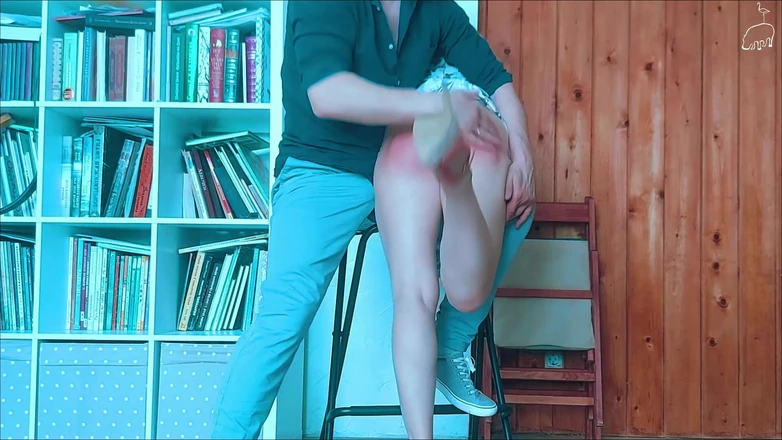 Hippo And Flamingo: Erotic Spanking of a Sexy Wife