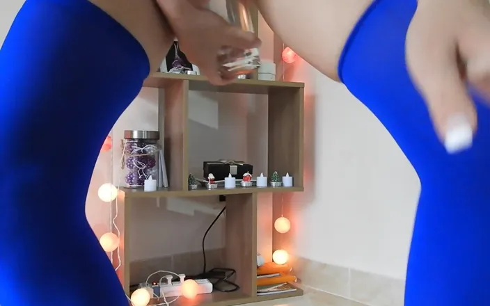 MissAnja_FH: Collect My Squirt and Pee in Blue