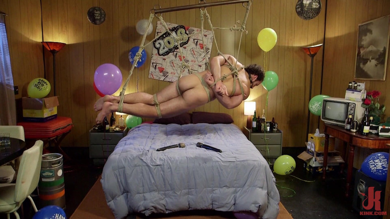 Kink Men Classics: 자지를 빨고 입에 사정하는 여대생