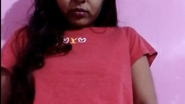 Divaya pussy: Výstřik z mé kundičky, dokonce jsem ho snědl