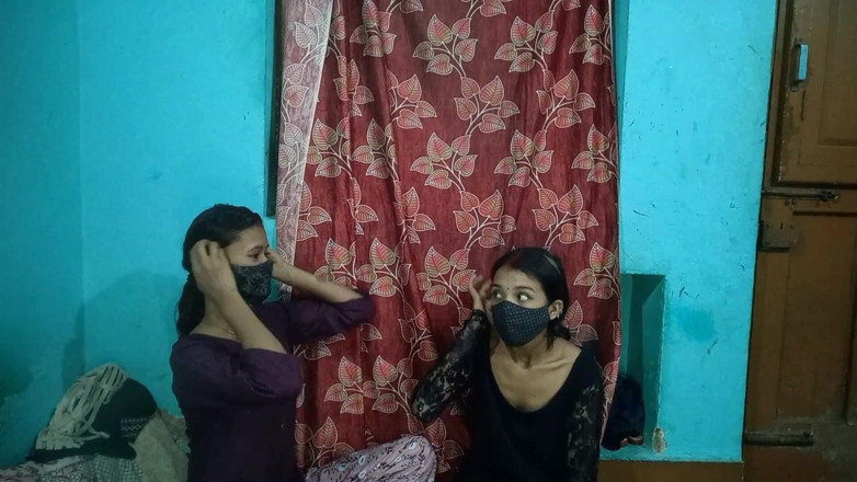 Raitorani: Ấn Độ hứng tình hai bhabhi muốn được đụ bởi jija, một người đàn ông đụ...