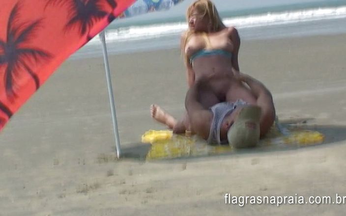 Amateurs videos: Casal brasileiro fazendo sexo na praia vazia