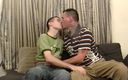 SEXUAL SIN GAY: Scène de mecs coquins - des amis 4_twink se sucent les bites...