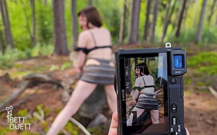 BettDuett: Masturbating at the Magazine Photo Shoot