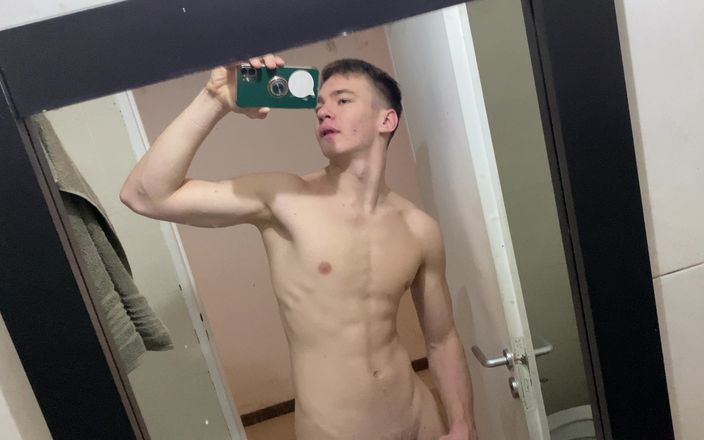Twink Mich: Mi sego quando sono a casa da sola