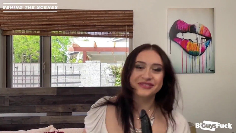 Bi Guys Fuck: Baddie Віді бере товстий член спортсмена з коледжу!