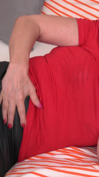 Horny Unshaved Granny with a Big Ass Fingers Her Hairy Mature Pussy