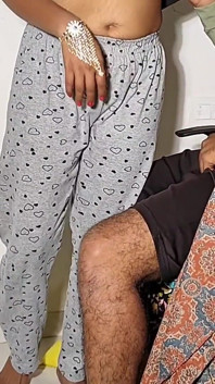 Ik zag mijn zwager bewegen en hield zijn penis stevig vast