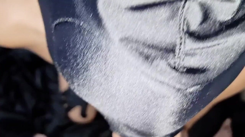 MynameisJuly: Maskeli itaatkar kız üvey annesinin evinde büyük bir yarağa sakso çekiyor