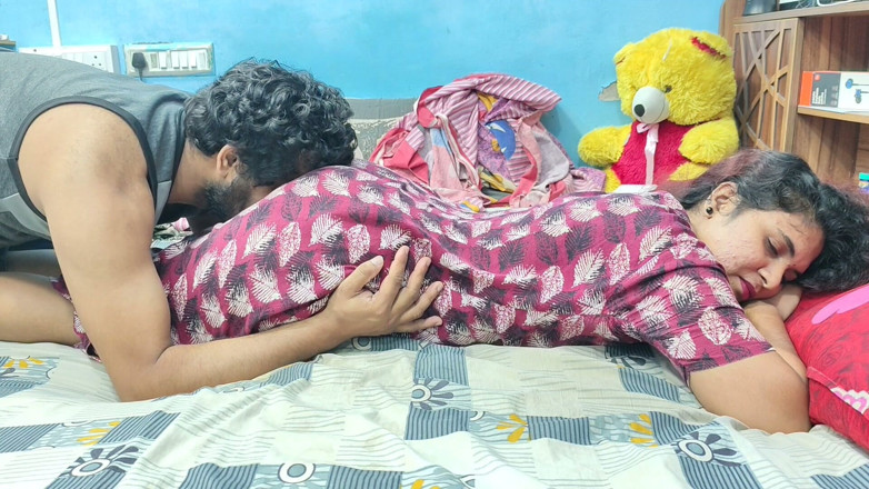 Vaigavarun Feet romance: Mallu ragazza culo caldo bacio romanticismo