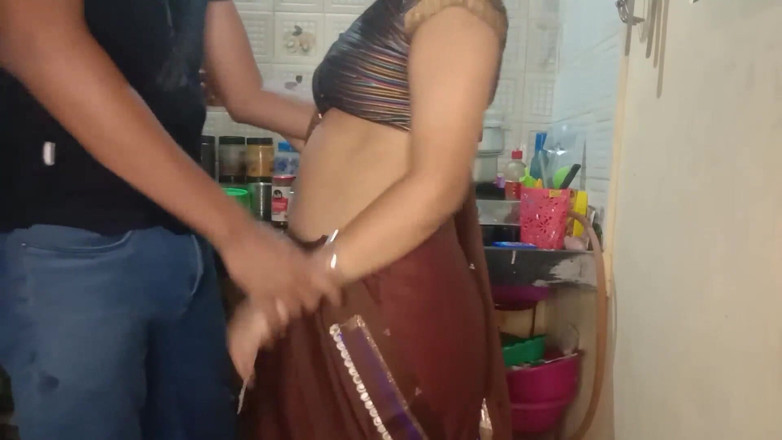 Yogita: Bhabhi Kampung Cantik Berkongkek di Rumah