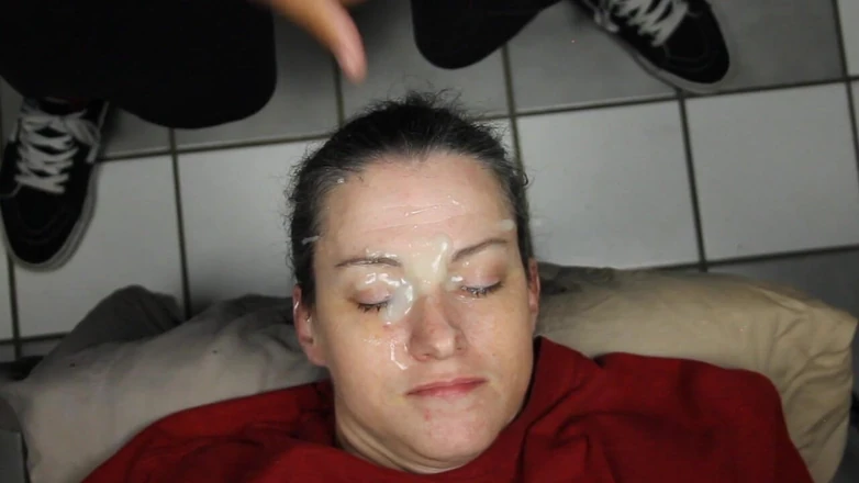 Dirty Dees: Dirty Dees This Girl Loves Cum on Her Face