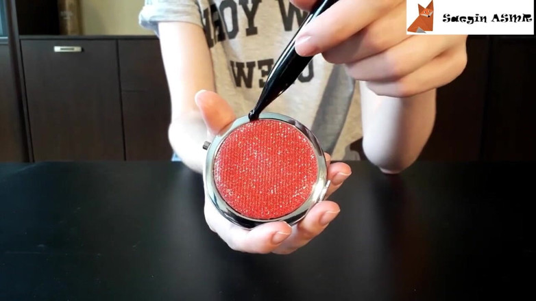 Saegin: ASMR Scratching textures, part 2 (no talking)