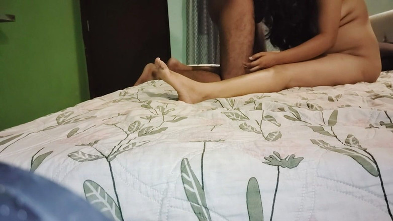 Lysa: 最好的朋友第一次与她的情人发生性关系。