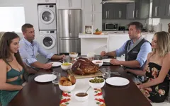 Thanksgiving Turns Me on - S40:e18