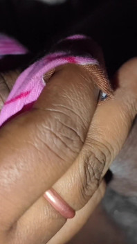Gadis tamil asal mallu lagi asik nyepong kontol pagi-pagi
