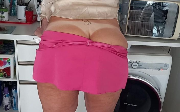 Sexy ass CDzinhafx: 미니 스커트를 입은 섹시한 엉덩이