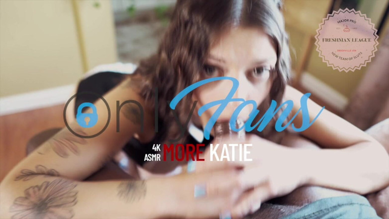 Katie Diggs: Горлова краля для великого чорного члена