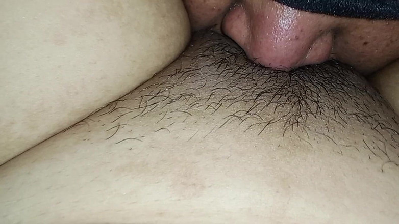 Babang endut: Milf lamiendo coño clítoris