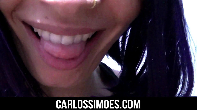 Carlos-Simoes: Donna matura calda che strofina il cazzo del suo amico...