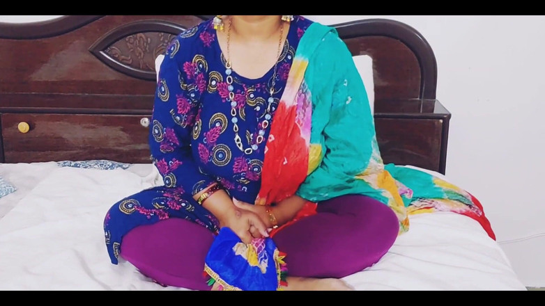 Hotty Jiya Sharmaa: Devar回家并操印度哥性爱，带有清晰的印地语音频