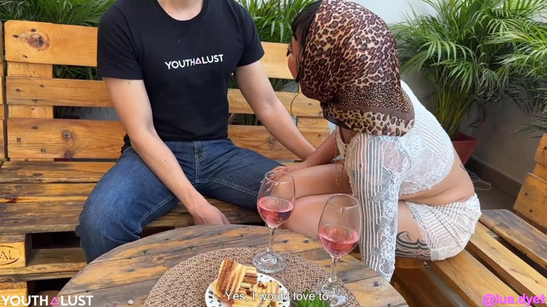 Youth Lust: Debutul lui Lu în culise