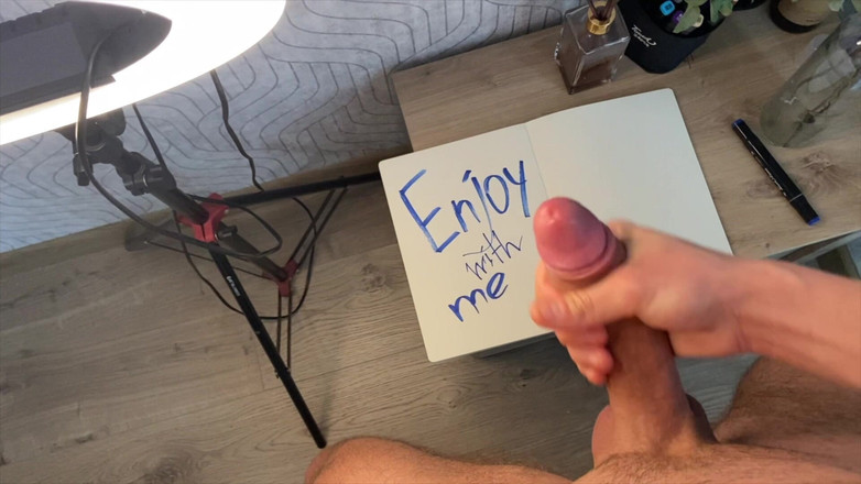 Harry_Jen: Harry_Jen adalah guru melancap dan tuan yang hebat pemilikan batang