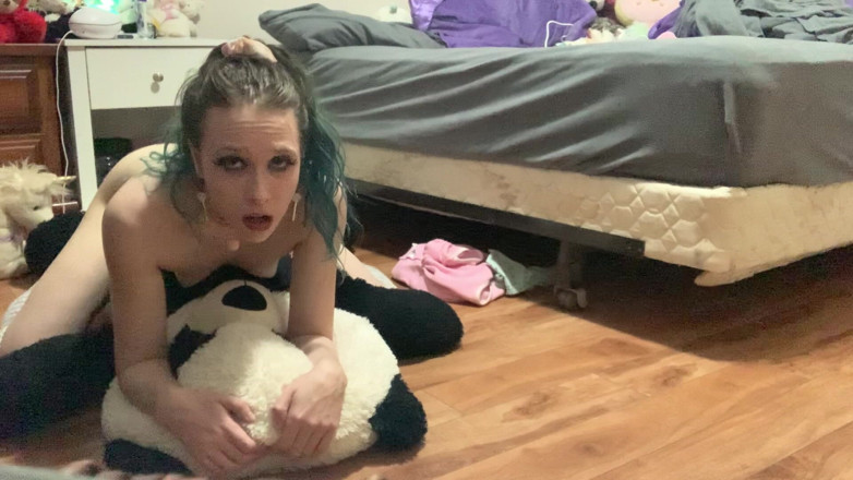 EmoDream1998: Plushie neuken tot een orgasme