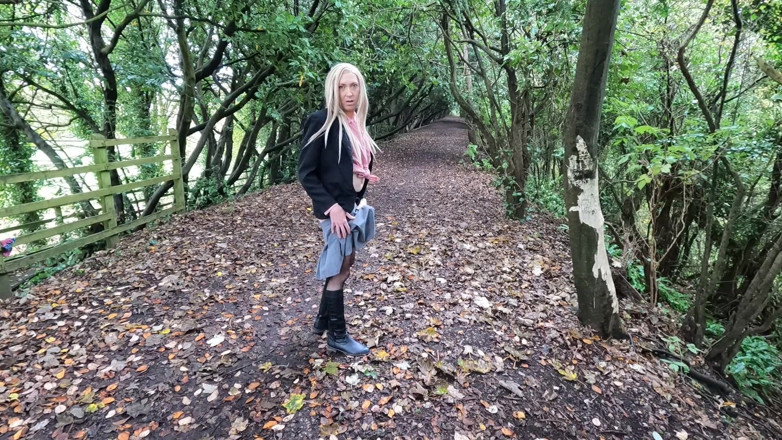 The Midnight Minx: Bunking off college