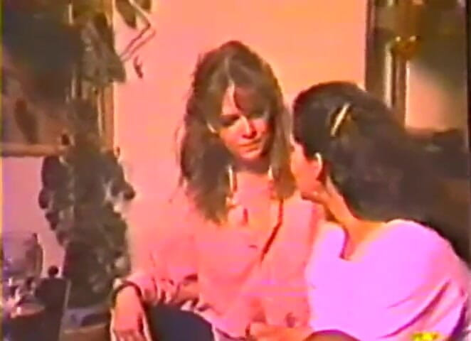 Homegrown Vintage: Noc se promění v amatérské lesbické zábavy