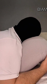 Facesit Fart Warfare: Ele luta, eu ganho