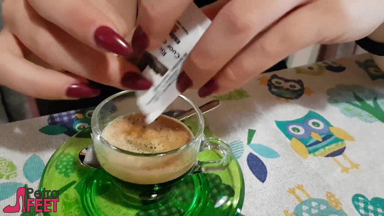 Smokin Fetish: Chica italiana excepcional adora los cigarros