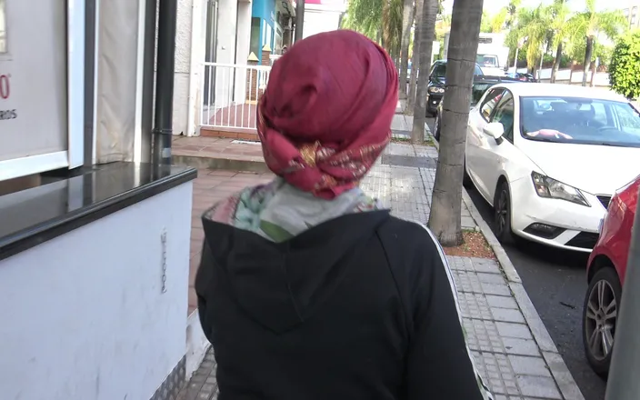 Souzan Halabi: Turkish Muslim Granny Shows Her Very Hairy Pussy