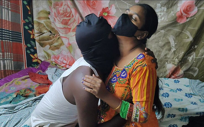 Mandadum: Non appena suo marito è partita per l'ufficio Harika aunty ha...