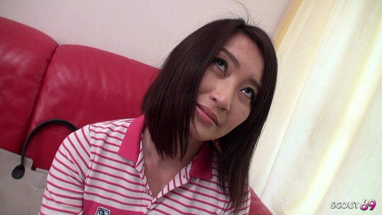 Asian porn collection: Japanische frau spricht mit unzensiertem casting Lutscht mit CIM beim...