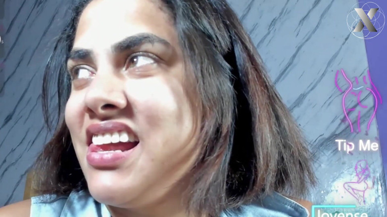 Feet Lovers club: Studievrienden die vibrators in de klas ontdekken