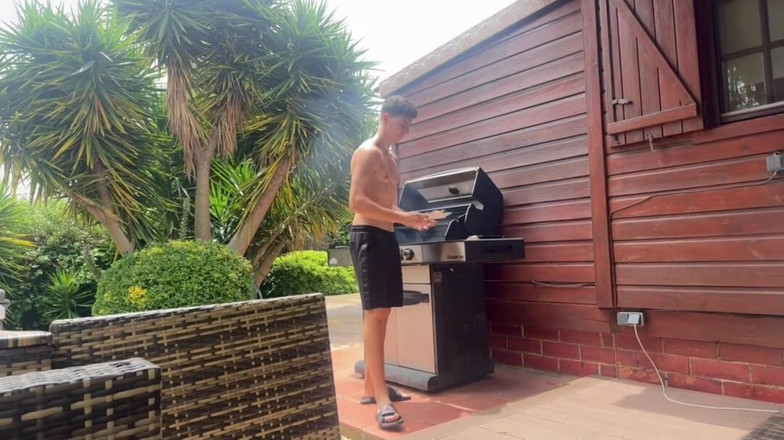 Yasmina Khan: M-am excitat în timp ce soțul meu gătea la grătar și l-a...