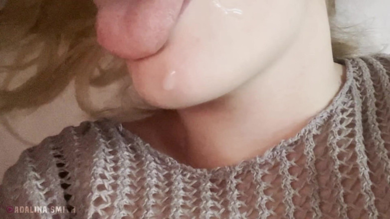 Adalina Smith: Stiefbroer kijkt nonchalant naar porno en komt klaar in de...
