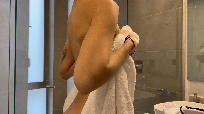 Andres Acosta: Behind the Scenes with Skinny Latina Beauty, Sofia Smith